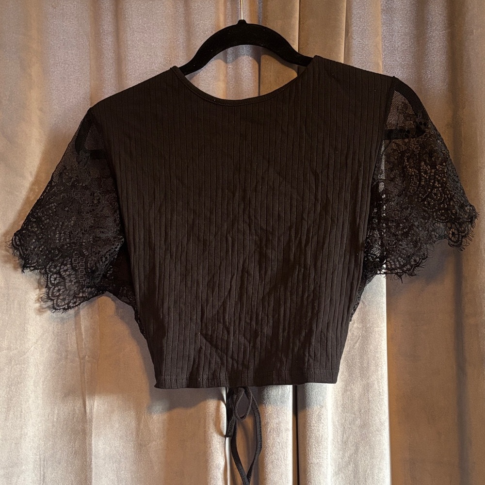 Chic Open Lace Back Crop Top